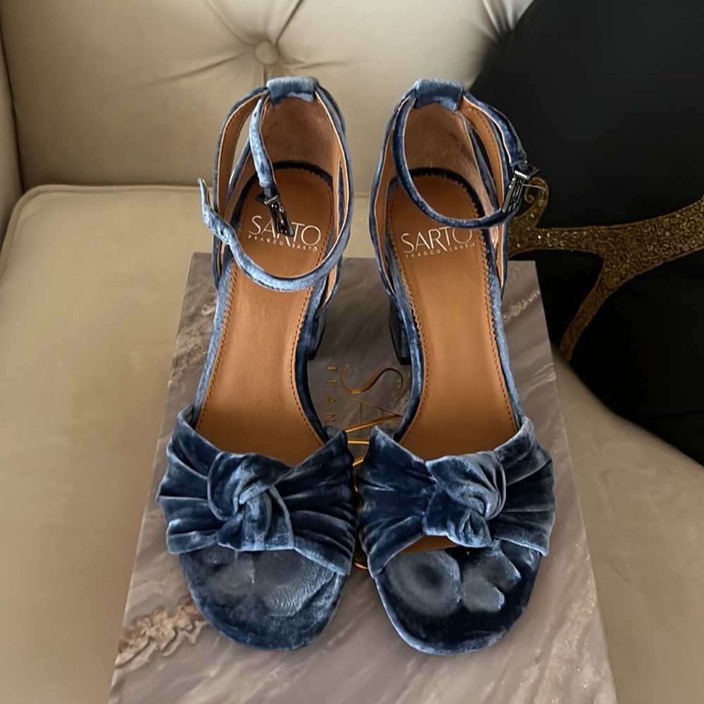 Sarto velvet pumps